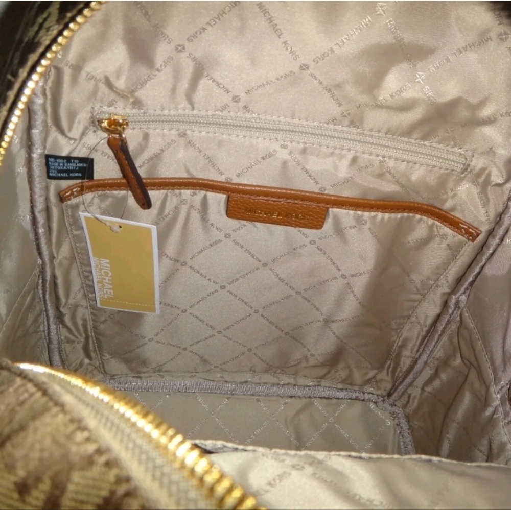 Michael Kors LG Backpack - Picture 4 of 7